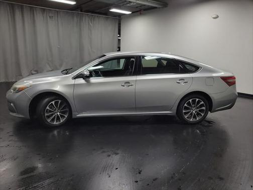 2018 Toyota Avalon XLE