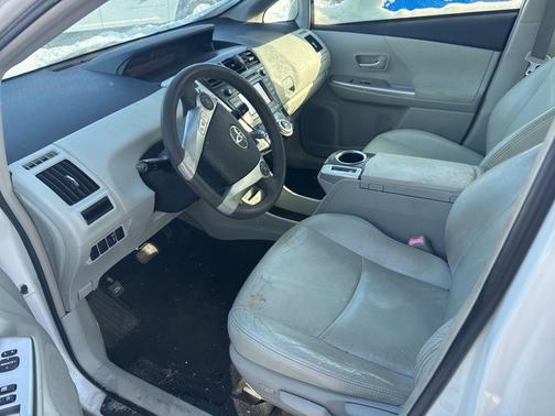 2013 Toyota Prius v Three