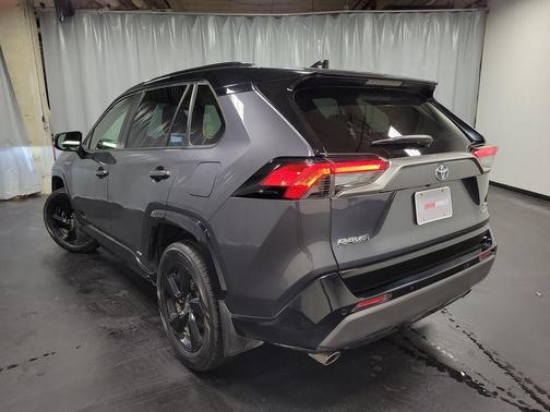 2020 Toyota RAV4 Hybrid SE