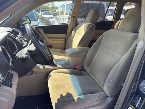 2013 Toyota Highlander SE