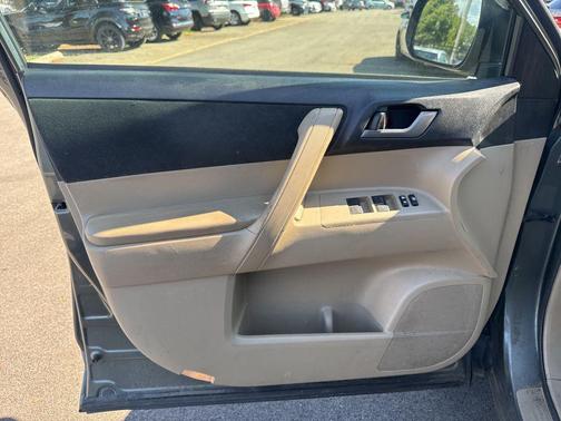 2013 Toyota Highlander SE