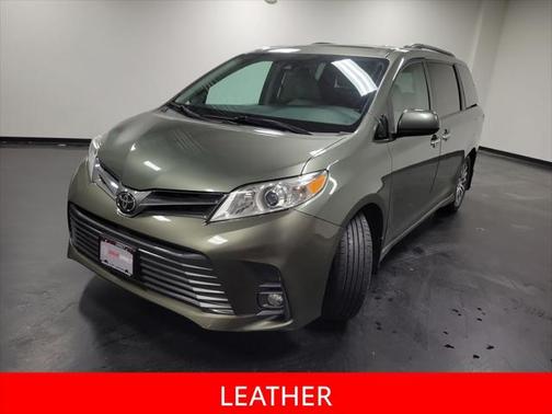 2019 Toyota Sienna XLE