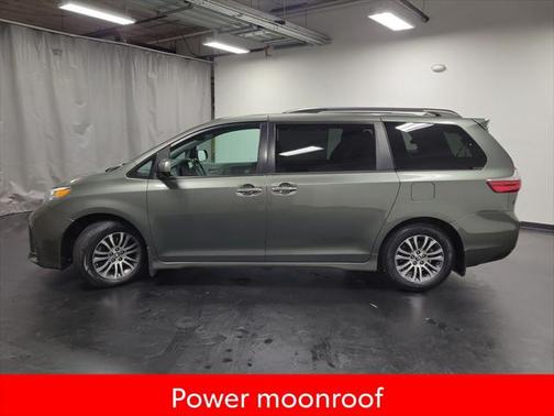 2019 Toyota Sienna XLE