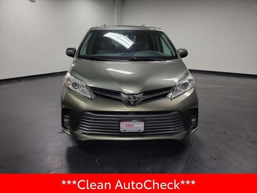 2019 Toyota Sienna XLE