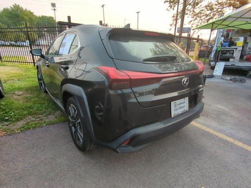 Caviar 2020 Lexus UX 200 Base