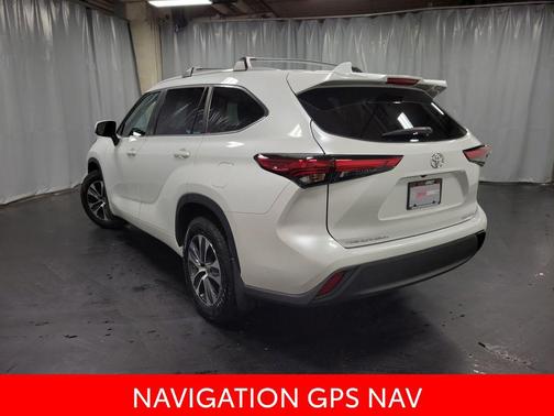 Wind Chill Pearl 2023 Toyota Highlander XLE