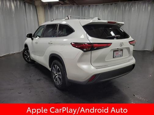 Wind Chill Pearl 2023 Toyota Highlander XLE