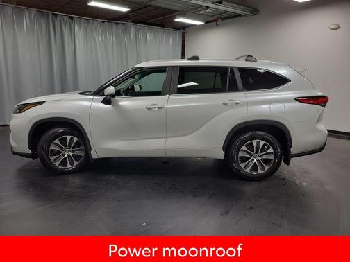 Wind Chill Pearl 2023 Toyota Highlander XLE