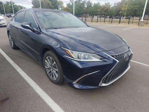 2022 Lexus ES 300h Base