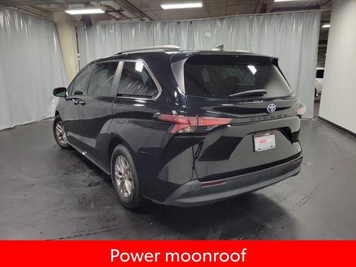 2021 Toyota Sienna XLE 7 Passenger