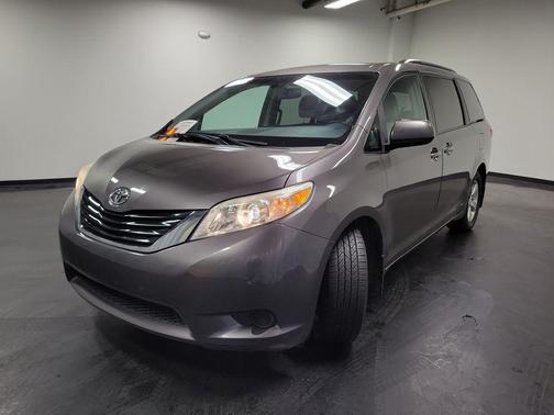 2017 Toyota Sienna LE