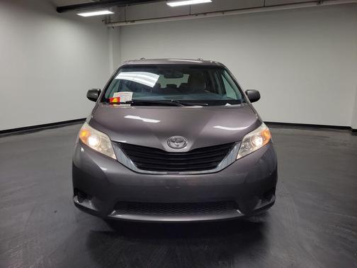 2017 Toyota Sienna LE