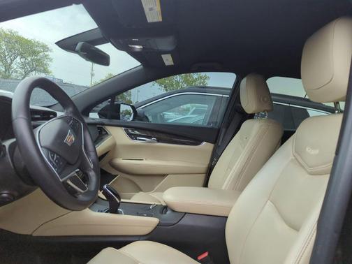 Stellar Black Metallic 2017 Cadillac XT5 Base