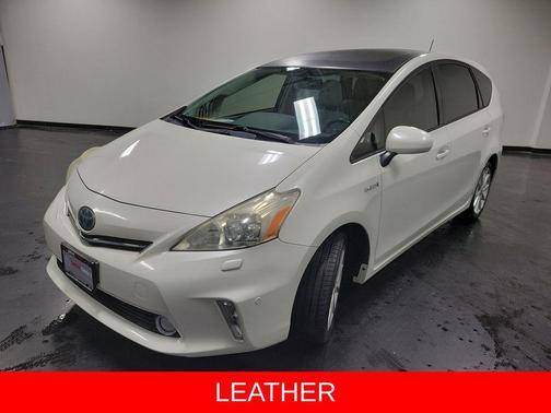 2013 Toyota Prius v Five
