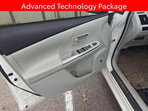 2013 Toyota Prius v Five