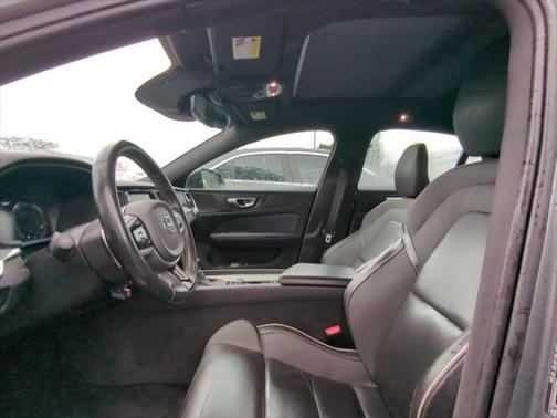 2019 Volvo S60 T6 R-Design