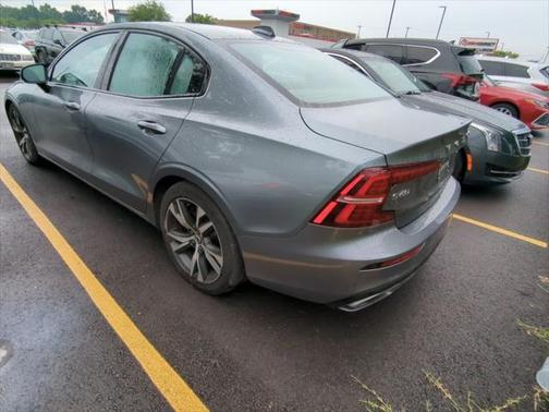 2019 Volvo S60 T6 R-Design