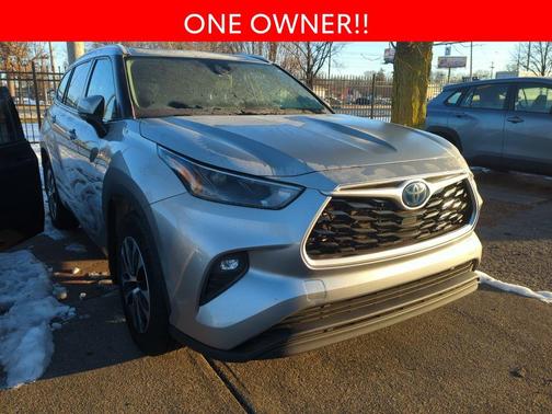 2022 Toyota Highlander Hybrid XLE