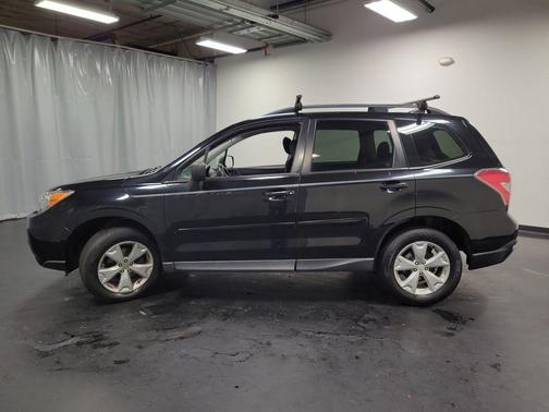 Crystal Black Silica 2016 Subaru Forester 2.5i