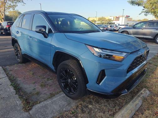 2023 Toyota RAV4 Hybrid SE