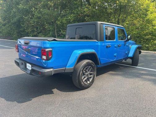 2024 Jeep Gladiator Sport S