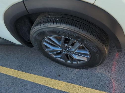 Glacier White 2023 Nissan Rogue S