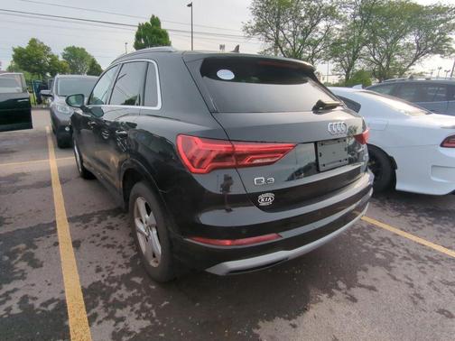 Black Metallic 2020 Audi Q3 45 Premium