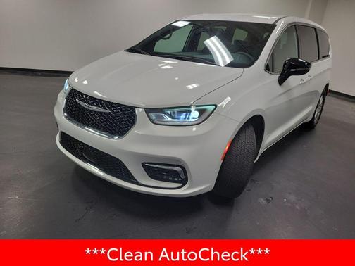 Bright White Clearcoat 2024 Chrysler Pacifica Touring