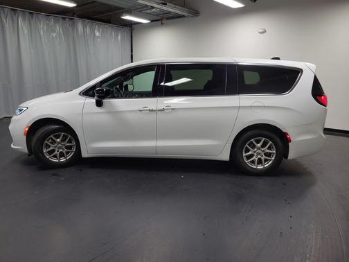Bright White Clearcoat 2024 Chrysler Pacifica Touring