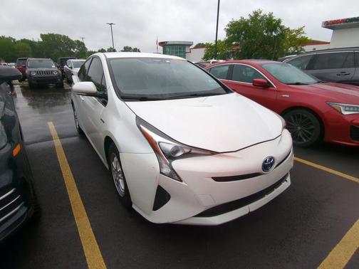 Blizzard Pearl 2016 Toyota Prius Two