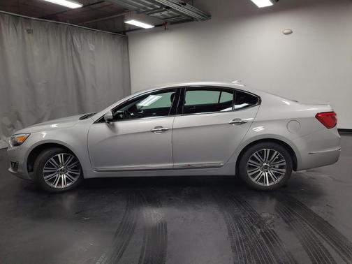 2016 Kia Cadenza Base