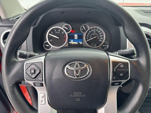 2017 Toyota Tundra SR5