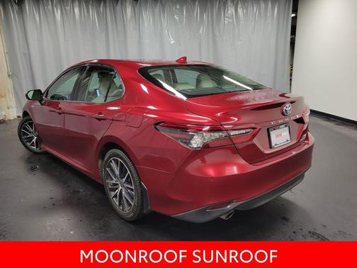 2021 Toyota Camry Hybrid XLE