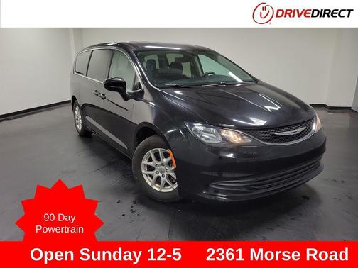 Brilliant Black Crystal Pearlcoat 2017 Chrysler Pacifica Touring
