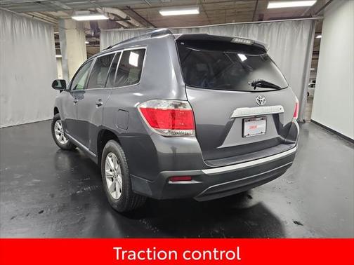 2013 Toyota Highlander SE