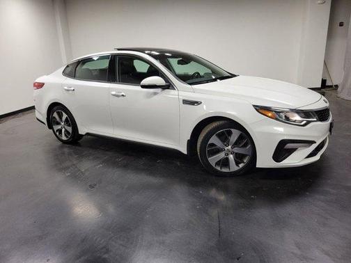 Photo 3 of 32 of 2019 Kia Optima S