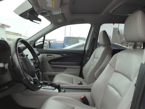 2021 Honda Pilot Touring 8-Passenger
