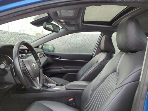 Blue Streak Metallic 2019 Toyota Camry SE