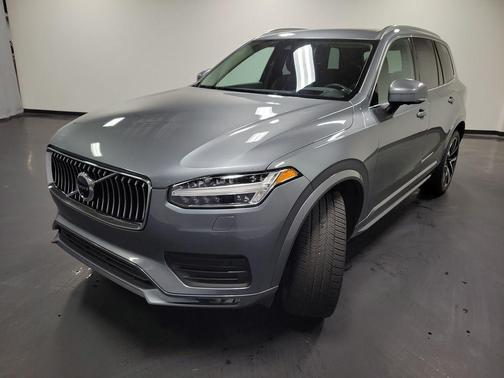 2020 Volvo XC90 T6 Momentum