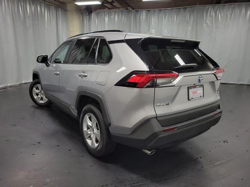 2020 Toyota RAV4 Hybrid XLE