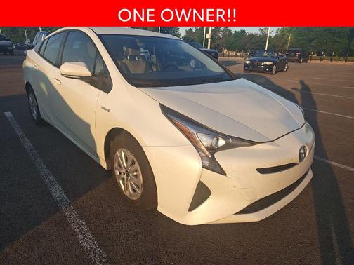 Blizzard Pearl 2016 Toyota Prius Two