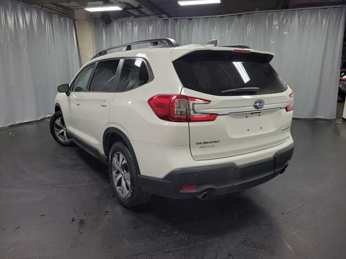 Crystal White Pearl 2023 Subaru Ascent Premium 7-Passenger