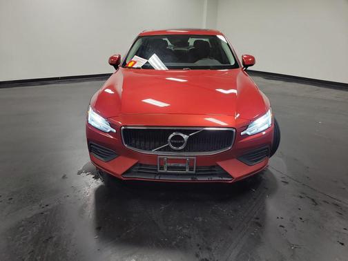 2019 Volvo S60 T6 Momentum