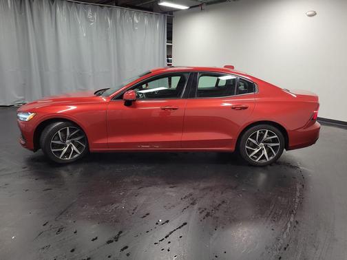 2019 Volvo S60 T6 Momentum