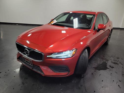 2019 Volvo S60 T6 Momentum