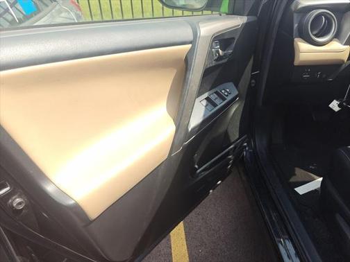2018 Toyota RAV4 Hybrid XLE