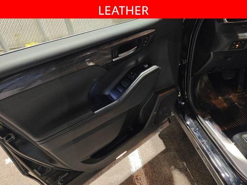 2025 Toyota Highlander Platinum