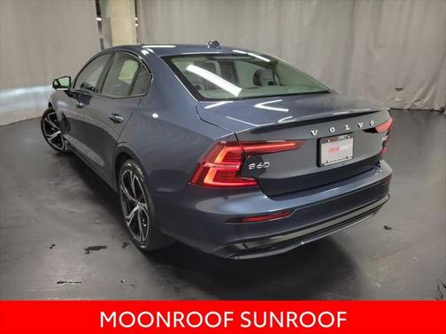 2024 Volvo S60 B5 Core Dark Theme