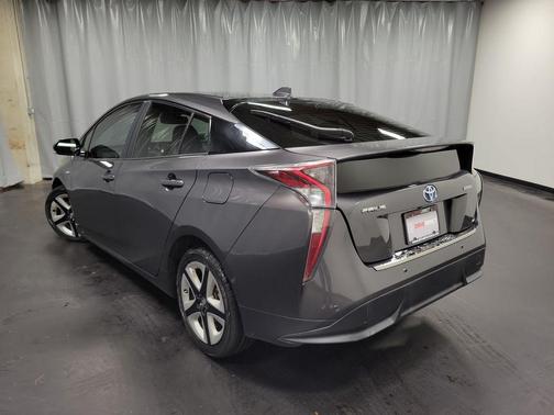 2016 Toyota Prius Four Touring