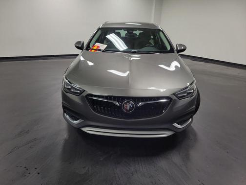 2018 Buick Regal TourX Essence